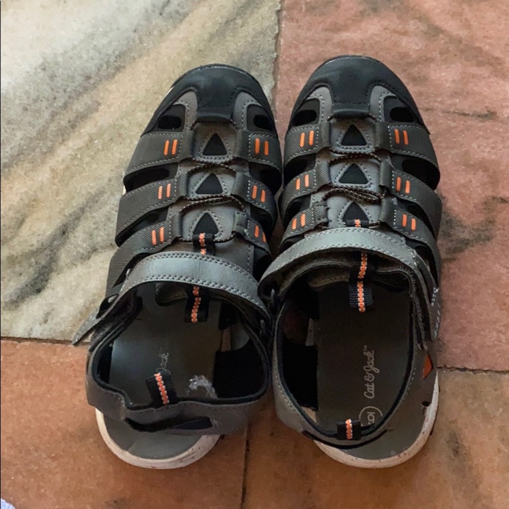 cat&jack water shoes!